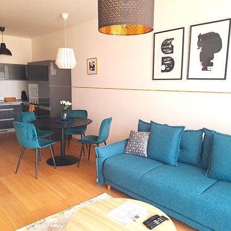 Stylish Getaway In Prime Bratislava Location - By The Danube And Old Town Leilighet Eksteriør bilde