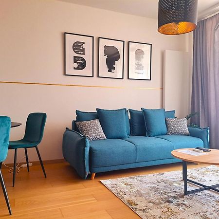 Stylish Getaway In Prime Bratislava Location - By The Danube And Old Town Leilighet Eksteriør bilde