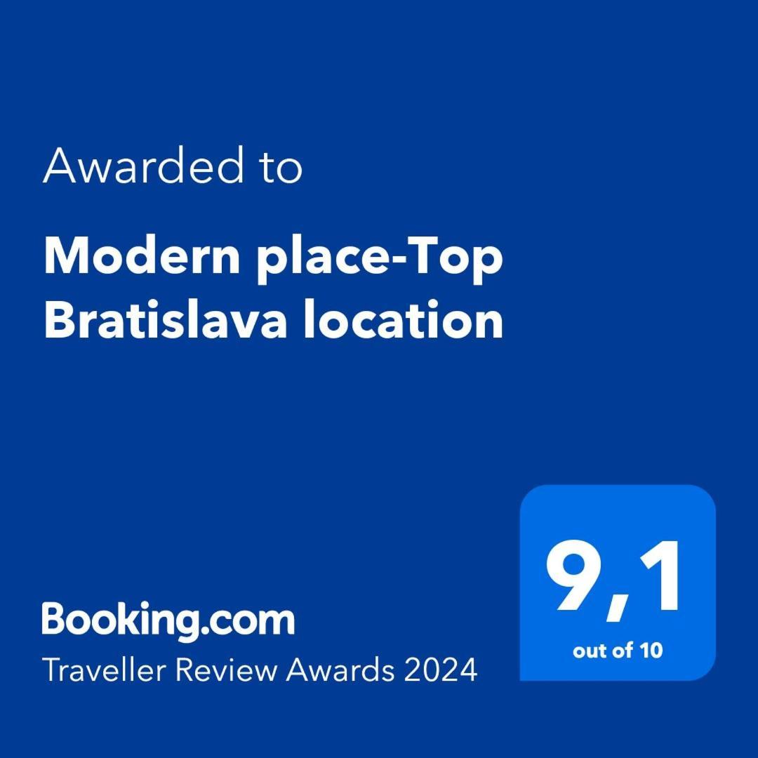 Stylish Getaway In Prime Bratislava Location - By The Danube And Old Town Leilighet Eksteriør bilde