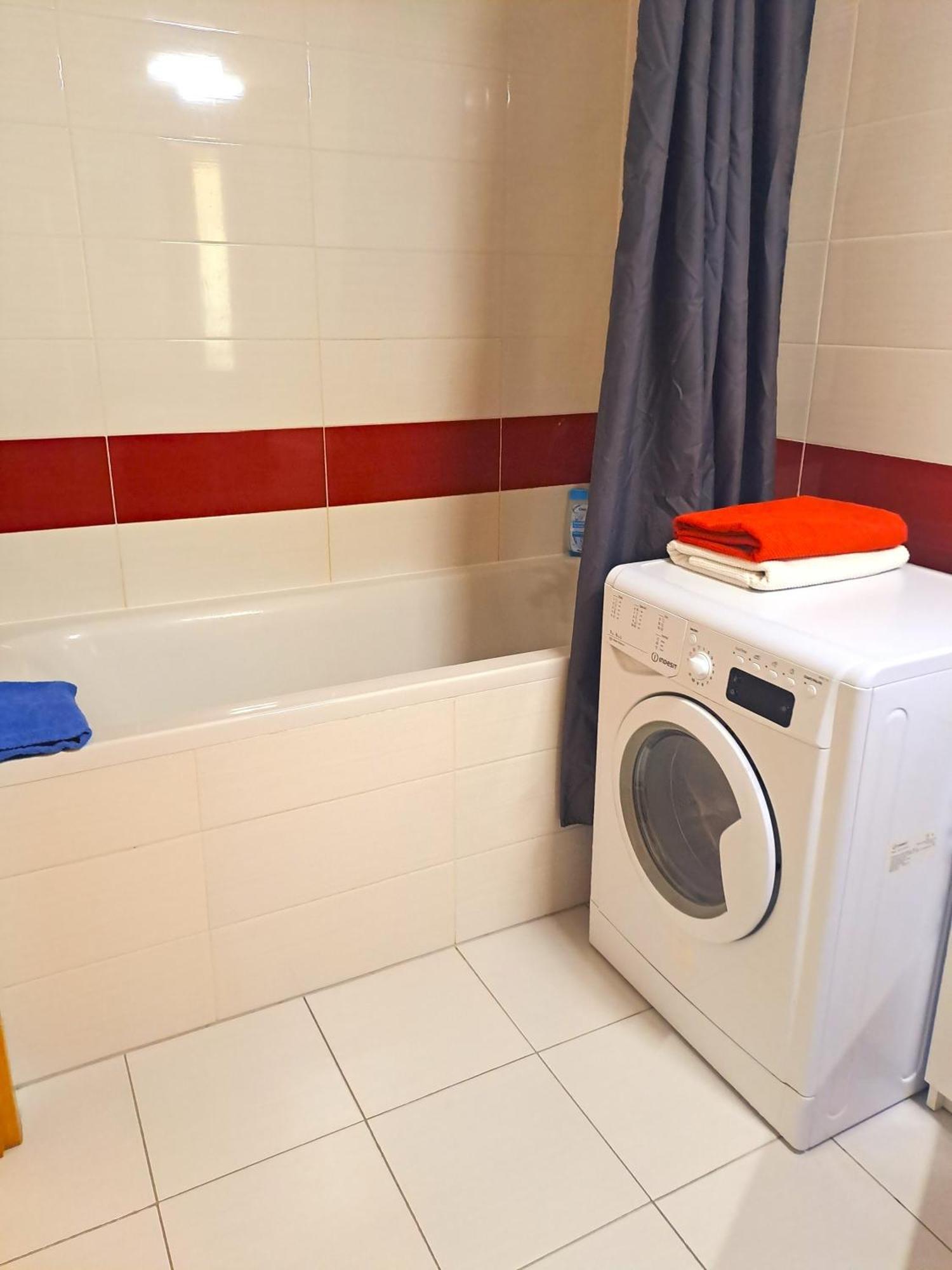 Stylish Getaway In Prime Bratislava Location - By The Danube And Old Town Leilighet Eksteriør bilde