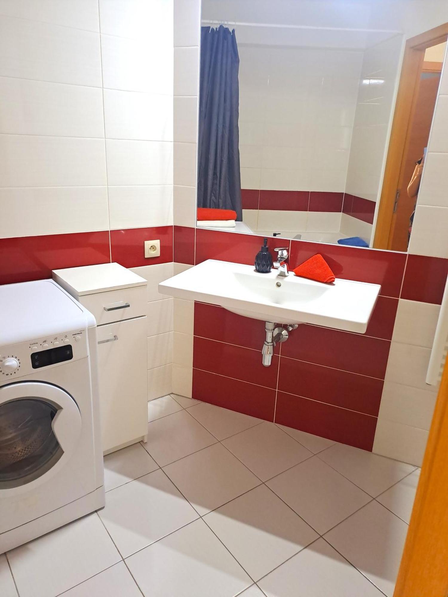 Stylish Getaway In Prime Bratislava Location - By The Danube And Old Town Leilighet Eksteriør bilde