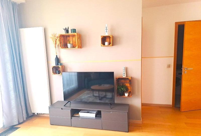 Stylish Getaway In Prime Bratislava Location - By The Danube And Old Town Leilighet Eksteriør bilde